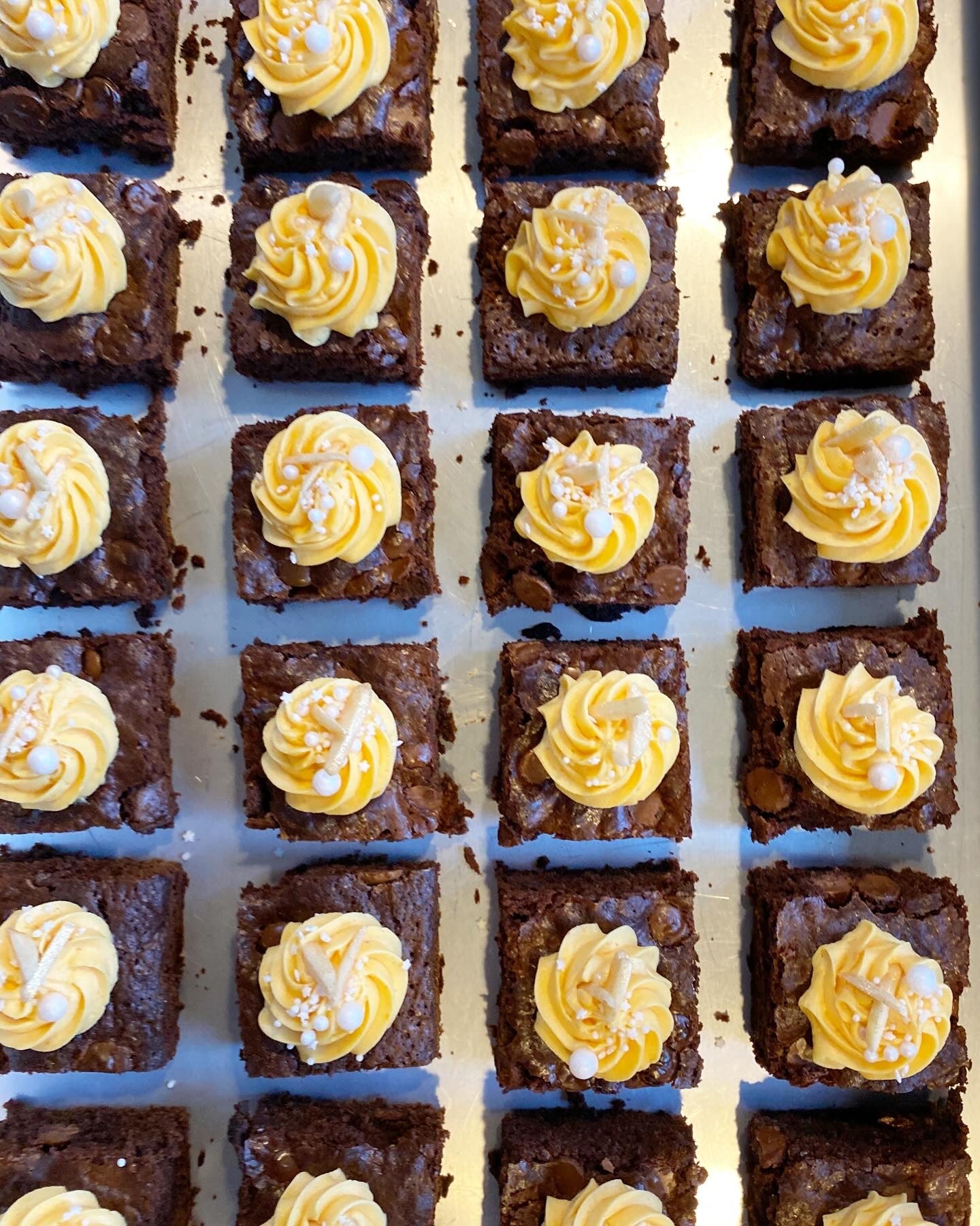 Kagetapas - brownie med appelsincreme